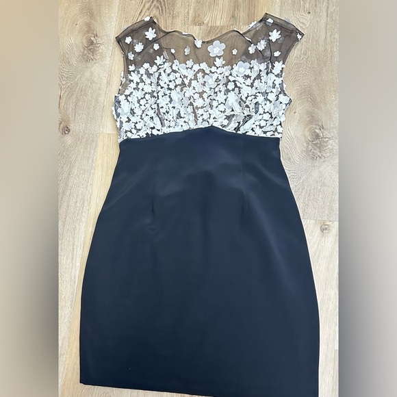 Marchesa Notte Black and White Floral Embellished Cocktail Dress - Picture 5 of 10